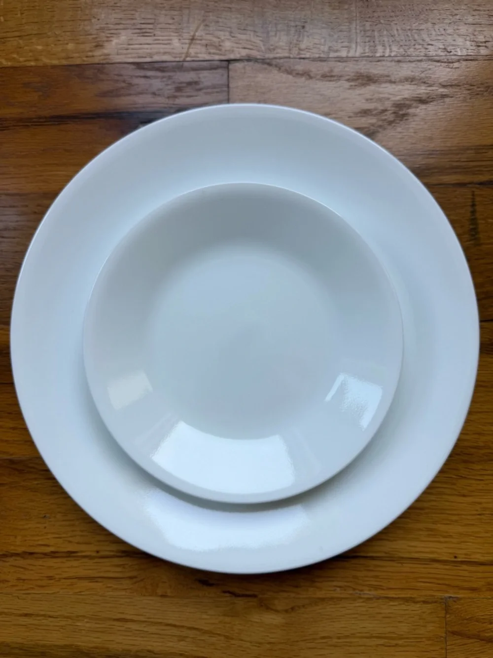Corelle 8 Piece Set 4 Dinner and 4 Appetizer Plates Winters Frost White
